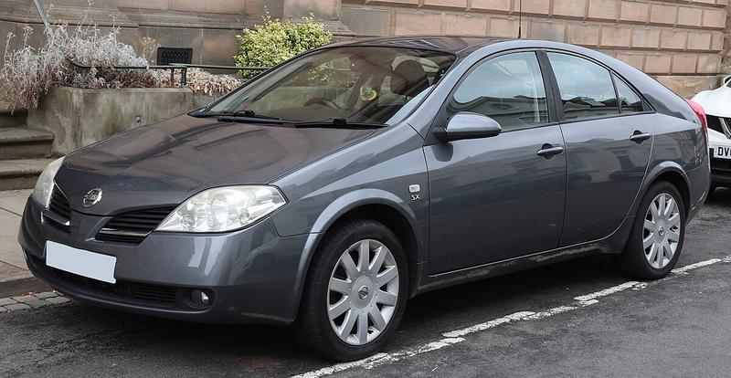 Jak znaleźć filtr paliwa w Nissan Primera P11? Praktyczny przewodnik