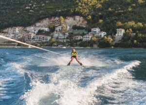 Najlepszy wybór silnika do nart wodnych – co warto wiedzieć?