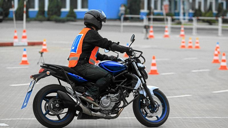 Koszty prawa jazdy na motor