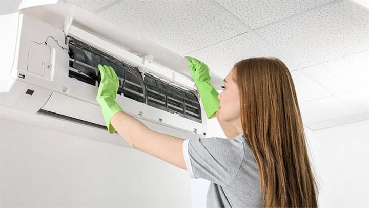 Samodzielne czyszczenie klimatyzacji samochodowej