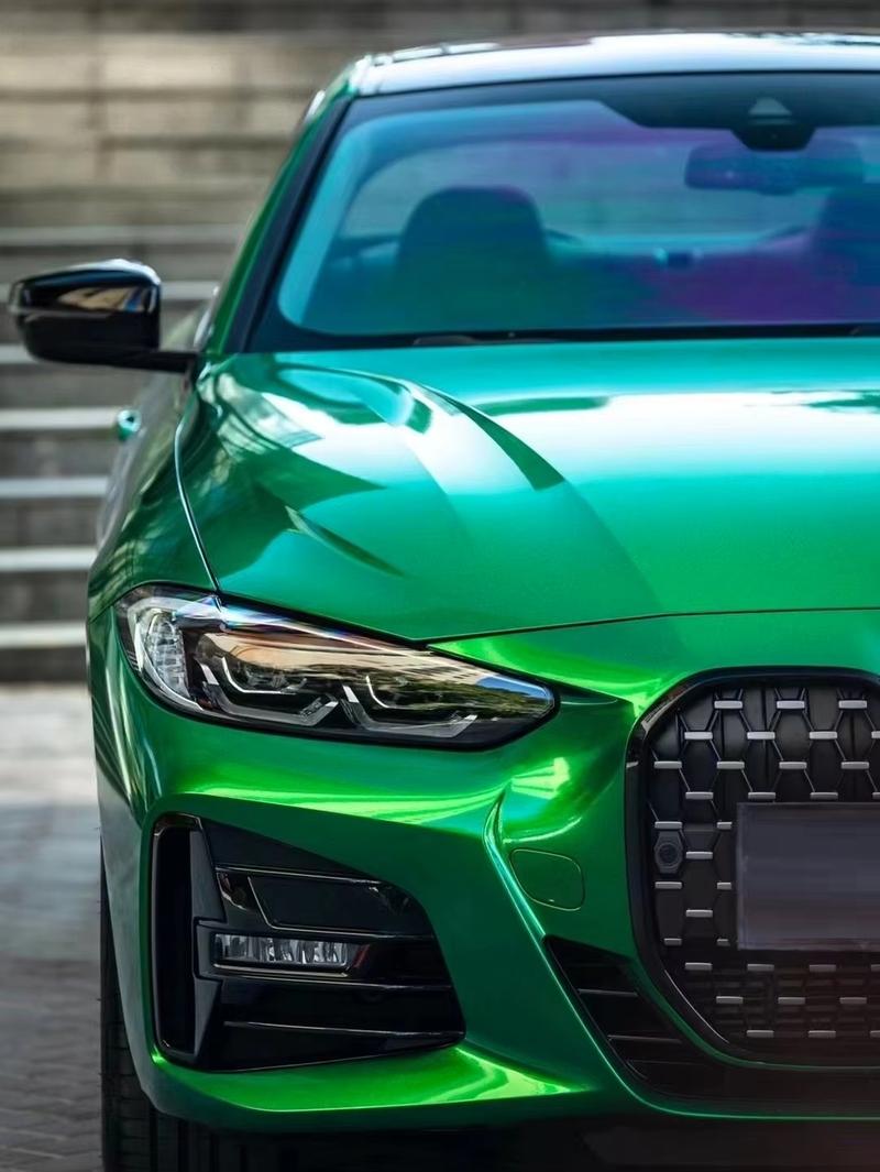 Stylizacja samochodu folią