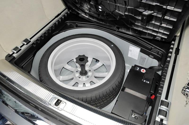 Wymiana i konserwacja akumulatora Audi A6 C6
