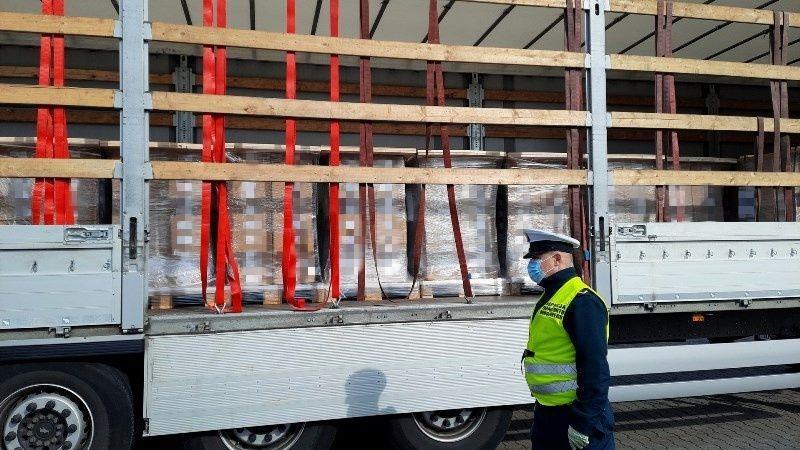 Zabezpieczenie towaru na naczepie