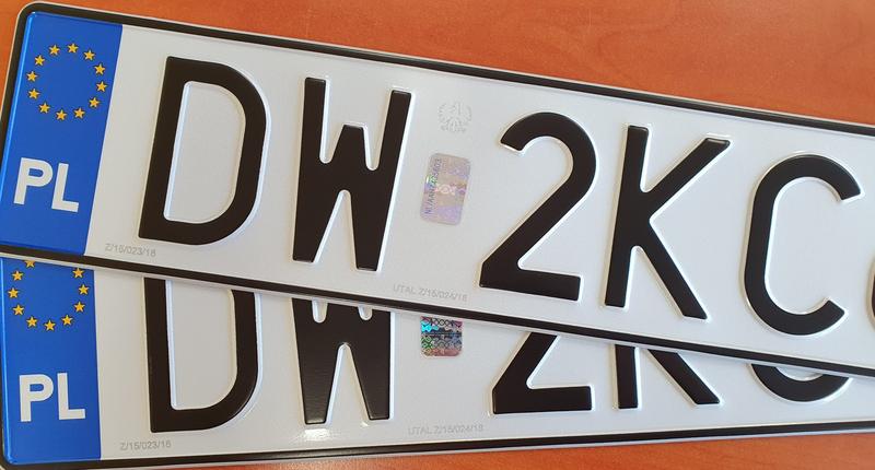 Gdzie zarejestrować samochód: w miejscu zamieszkania czy zameldowania? Sprawdź najważniejsze informacje!