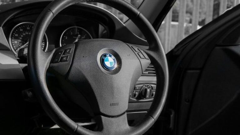 Jak skutecznie zweryfikować przebieg auta sprowadzonego z Niemiec?