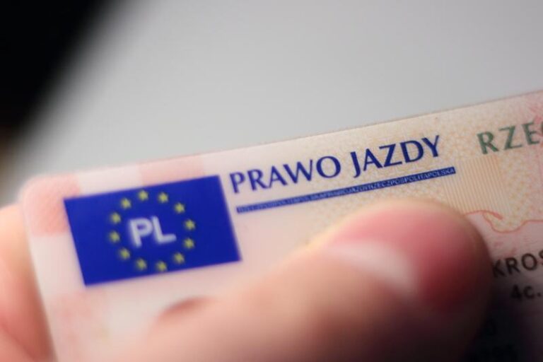 Jak uzyskać prawo jazdy w innym kraju? Przewodnik dla podróżników