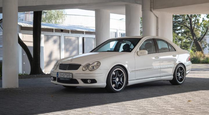 Ile oleju do silnika Mercedes W203