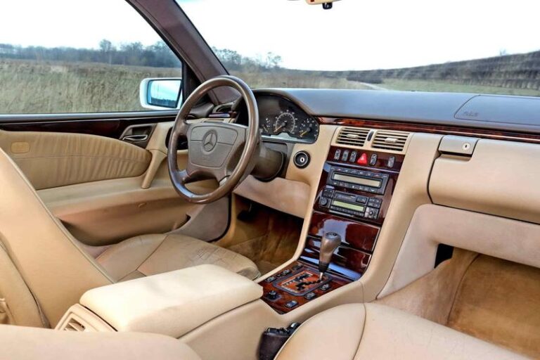 Praktyczny przewodnik: jak zdjąć przedni zderzak w Mercedesie W210